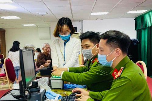 Quận Thanh Xuân: Triển khai cấp căn cước công dân gắn chíp tại khu chung cư