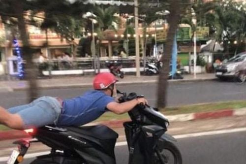 Clip: Nam thanh niên nằm lên yên xe, lái như bay trên phố ở Vũng Tàu