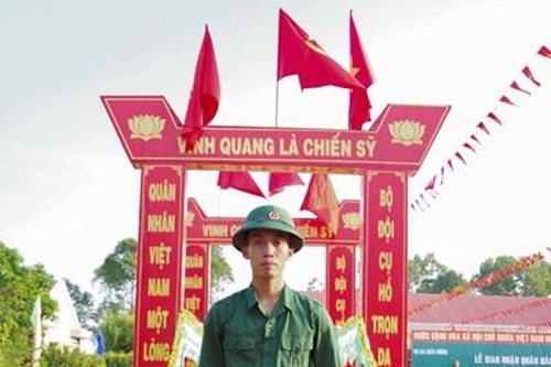 Từ chối làm giảng viên để trở thành chiến sĩ