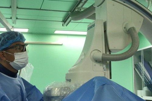 Bác sĩ tiết lộ kỹ thuật phẫu thuật thành công cứu 2 cụ ông 101 tuổi