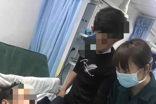 Uống hơn 4 tấn rượu suốt 30 năm, bệnh nhân nôn ra chất đen như cà phê