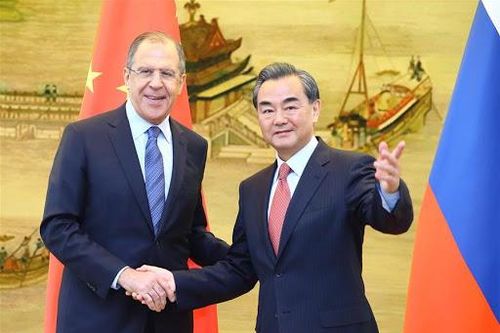 Ông Vương Nghị mời người đồng cấp Lavrov tới Bắc Kinh sau Hội nghị thượng đỉnh Alaska