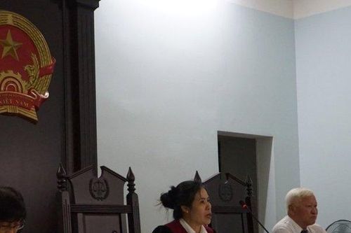 Hầu tòa vì đến cơ quan công quyền 'chửi bới' livestream lên mạng xã hội