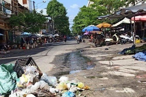 Hàng trăm công nhân có nguy cơ mất việc vì thành phố cắt giảm chi phí