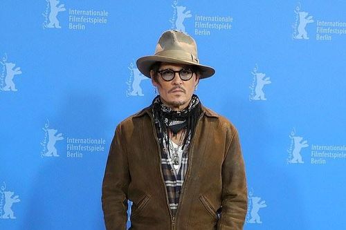 Nhà của Johnny Depp bị đột nhập, kẻ gian thản nhiên đi tắm và uống rượu