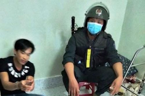 Hàng trăm cảnh sát vây bắt, khám xét, bắt giữ hai vợ chồng 'trùm' xã hội đen