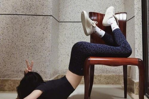 Trào lưu khoe 'eo hoạt hình' nguy hiểm ở Trung Quốc