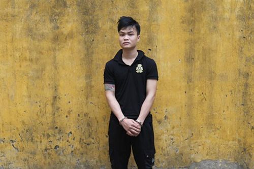'Nhảy' xe máy ngay trong khu nhà trọ
