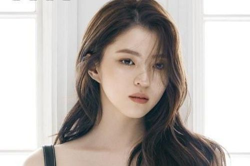 'Tiểu tam' Han So Hee được khen xinh đẹp trong bộ ảnh mới
