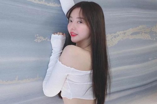 Nữ ca sĩ Hàn Quốc kể bị đồng nghiệp dụ dỗ dùng ma túy