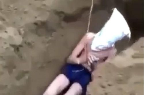 Bắt tên cầm đầu liên quan clip tra tấn, 'chôn sống' nam thiếu niên