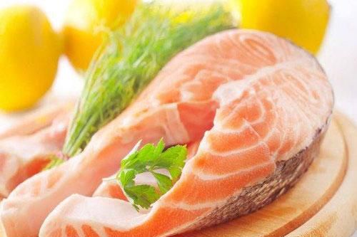 Lưu ý khi ăn cá, rất nhiều người vẫn tưởng tốt nhưng sai hoàn toàn