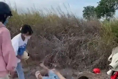Cà Mau: Làm rõ clip nữ sinh THCS đánh nhau trên mạng xã hội