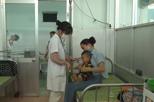 Nguy cơ bùng phát bệnh tay chân miệng ở Quảng Nam