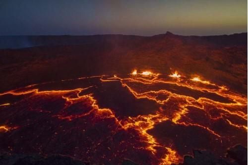 Choáng ngợp trước cảnh quan thiên nhiên xung quanh núi lửa ở Ethiopia