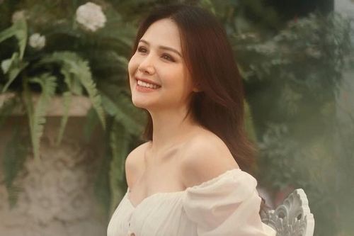 Phanh Lee xác nhận mang thai con đầu lòng