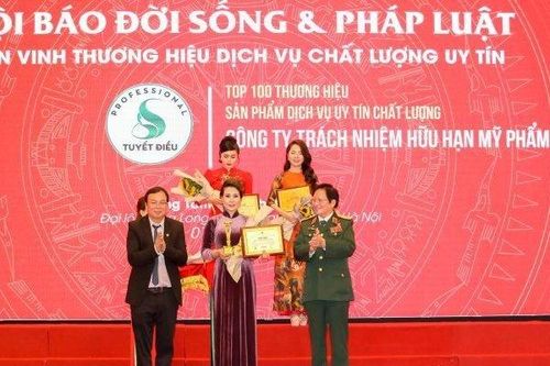 Công ty mỹ phẩm Tuyết Điều nhận giải Top 10 Thương hiệu Sản phẩm Dịch vụ Uy tín Chất lượng