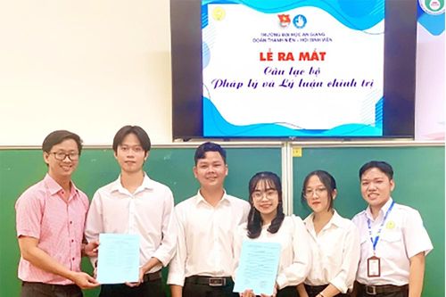 Đoàn trường Đại học An Giang ra mắt Câu lạc bộ 'Pháp lý và lý luận chính trị'