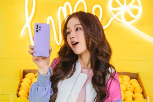 Galaxy A52, A72 - camera chống rung OIS, kháng nước IP67