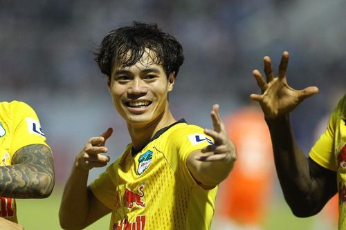Văn Toàn và Công Phượng tỏa sáng, HAGL giữ vững ngôi đầu bảng V-League