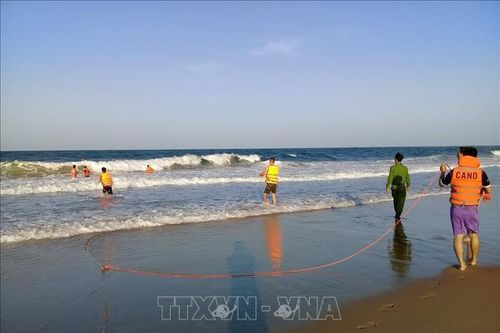 Tắm biển Cửa Lò, một học sinh tử vong