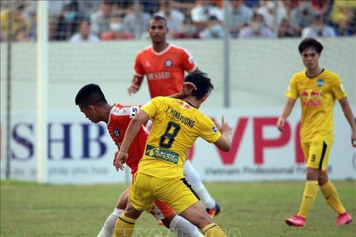 Hoàng Anh Gia Lai vững ngôi đầu bảng, Hà Nội FC thất thủ trên sân nhà
