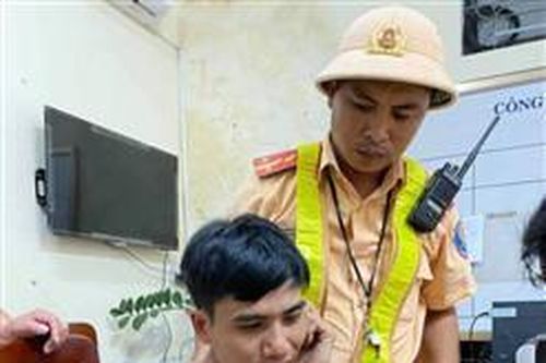 Truy bắt được đối tượng cướp xe máy trong đêm khuya