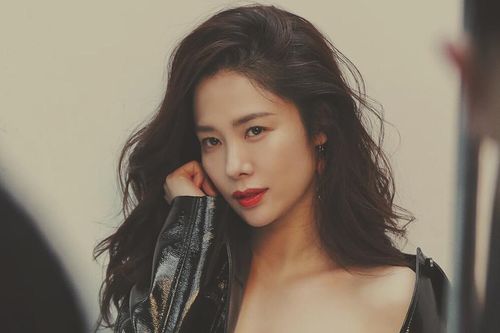 Mỹ nhân 'Giày thủy tinh' vẫn đi về lẻ bóng sau 19 năm