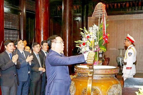 Chủ tịch Quốc hội Vương Đình Huệ thăm, làm việc tại Nghệ An