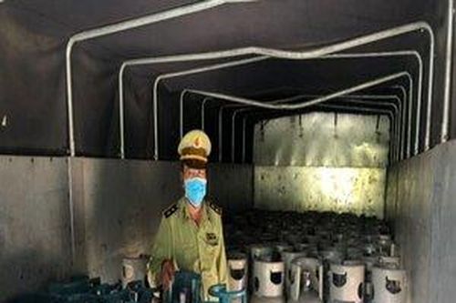 Tiền Giang: Tạm giữ 300 bình gas có dấu hiệu giả mạo nhãn hiệu