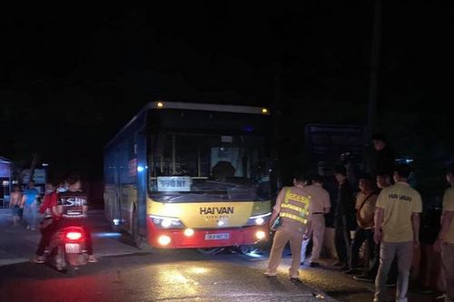 Hà Nội: Lại thêm một tai nạn với xe buýt, một người tử vong
