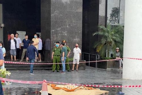 Rơi từ tầng cao, 1 người tử vong ở sảnh chung cư Thái Hà - Constrexim 1