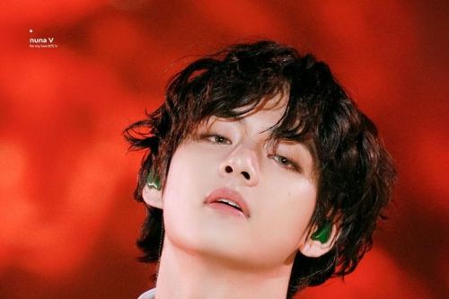 8 nam thần tượng Kpop có vẻ đẹp thu hút nhất