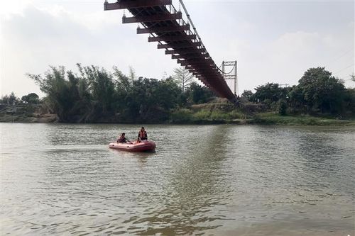 Tìm thấy thi thể 2 học sinh bị nước cuốn trôi khi đi tắm trên sông Đà
