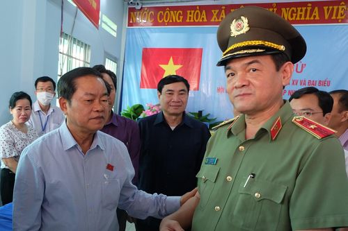 Phó chủ tịch Quốc hội Đỗ Bá Tỵ kiểm tra công tác bầu cử tại TP.HCM