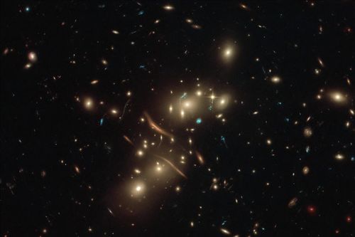 Kính thiên văn của NASA phát hiện điều ngoạn mục trong vũ trụ