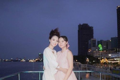 Hé lộ nhan sắc con gái Mai Thu Huyền ở tuổi 18