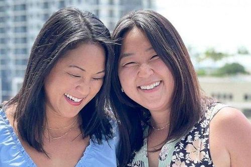 Bé gái giúp mẹ tìm được chị em song sinh sau 36 năm nhờ làm 1 việc
