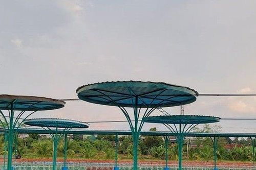 Cháu bé 7 tuổi đuối nước trong lúc tắm tại hồ bơi