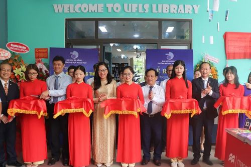 Ra mắt Trung tâm CNTT và Học liệu Trường ĐH Ngoại ngữ (ĐH Đà Nẵng)