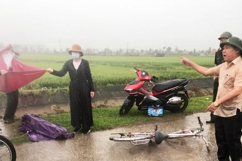 Hà Tĩnh: Nam sinh bị sét đánh tử vong trên đường đi học về