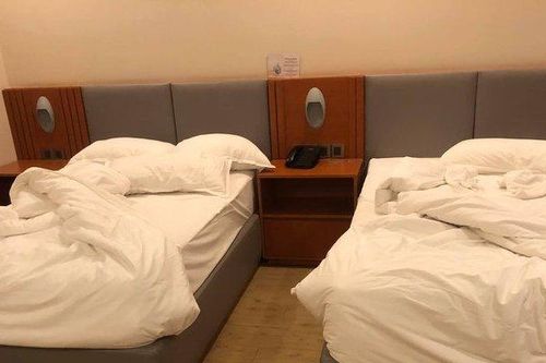 Xôn xao cộng đồng mạng: Bị khách sạn phạt 500 nghìn đồng vì dịch chuyển 2 chiếc giường?