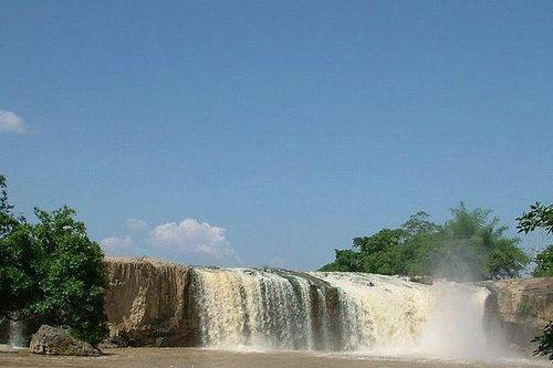 Tìm thấy thi thể du khách người Nga mất tích trong lúc đi chơi thác