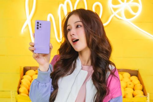 Gen Z chơi, học và yêu đầy cá tính qua màn hình smartphone