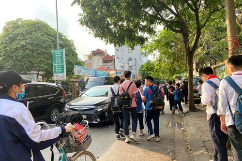 Tăng cường giải quyết ùn tắc giao thông tại các điểm trường học trên địa bàn Thủ đô