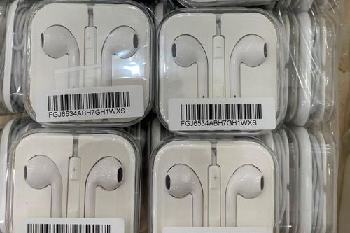 Vĩnh Phúc: Xử phạt cơ sở kinh doanh củ sạc, tai nghe Apple giả