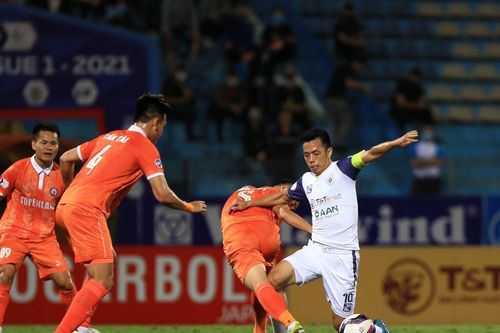 HLV Park Choong-kyun ra mắt thất bại, Hà Nội FC xuống nhóm đua trụ hạng