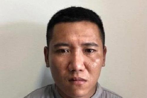 Giả khách du lịch, trộm xe máy