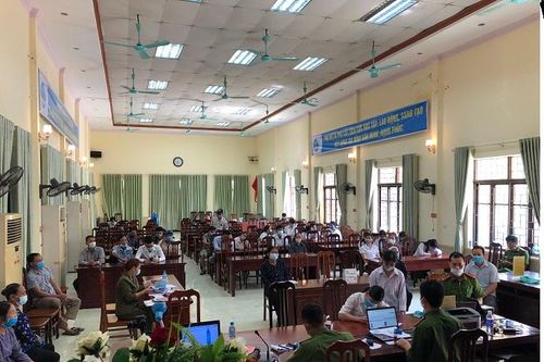 Công an huyện Quốc Oai 'gác nghỉ lễ' để cấp căn cước cho công dân