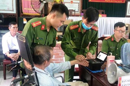 Đẩy nhanh tiến độ cấp căn cước công dân